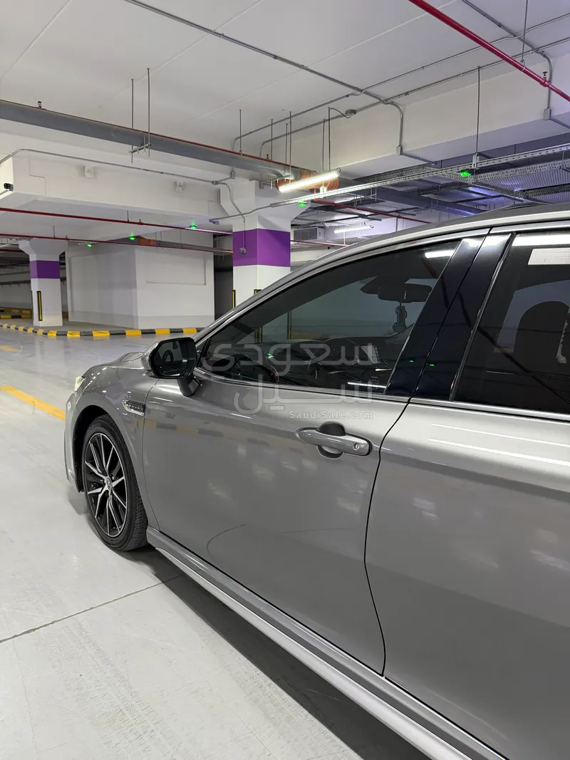 2023 تويوتا كامري اس اي