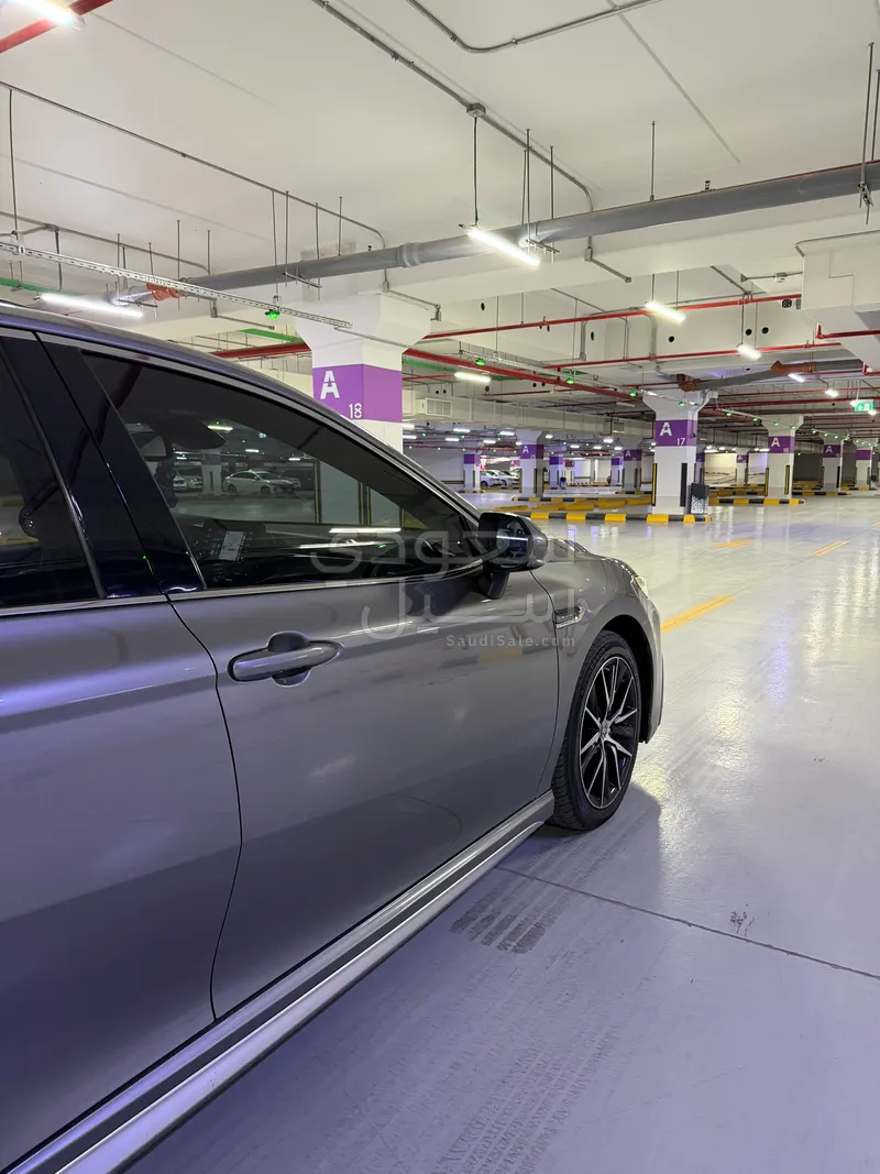 2023 تويوتا كامري اس اي