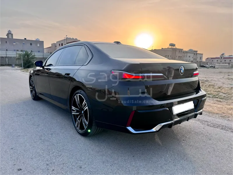 2023 بي ام دبليو الفئة السابعة 740أي