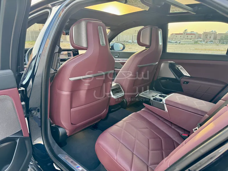 2023 بي ام دبليو الفئة السابعة 740أي