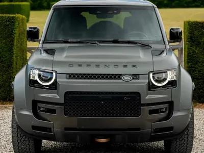 2025 لاند روفر ديفيندر اوكتا