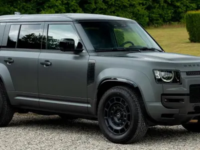 2025 لاند روفر ديفيندر اوكتا