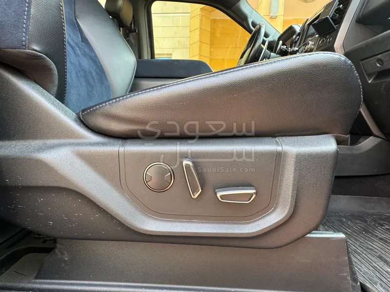 2020 فورد اف 150 رابتور