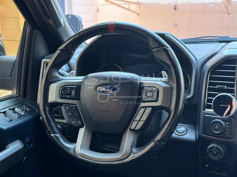 2020 فورد اف 150 رابتور