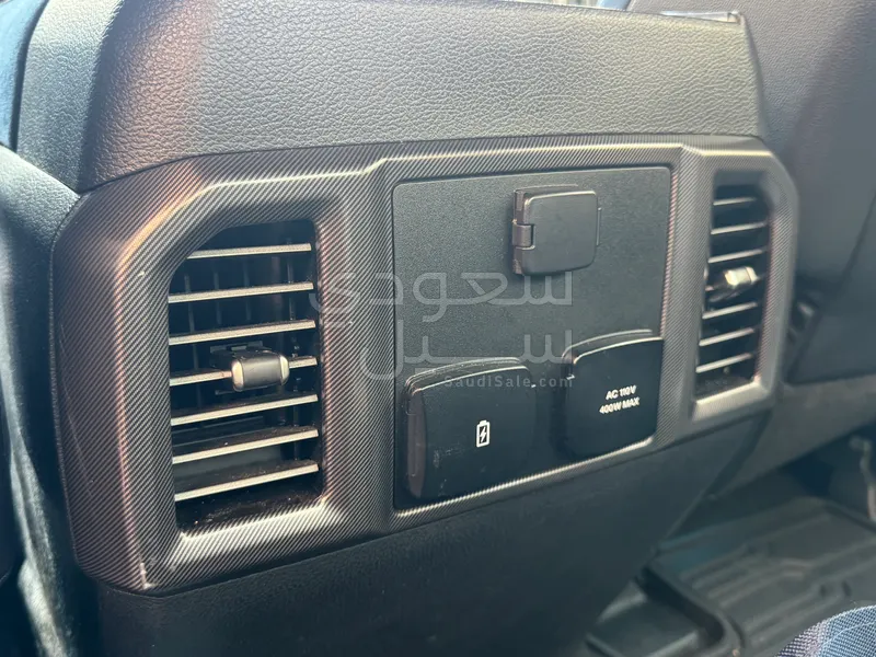 2020 فورد اف 150 رابتور