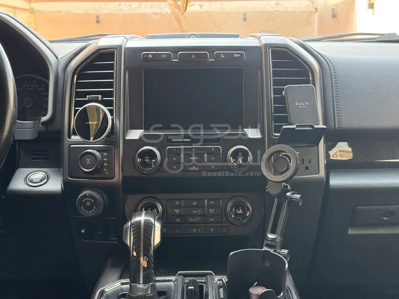 2020 فورد اف 150 رابتور