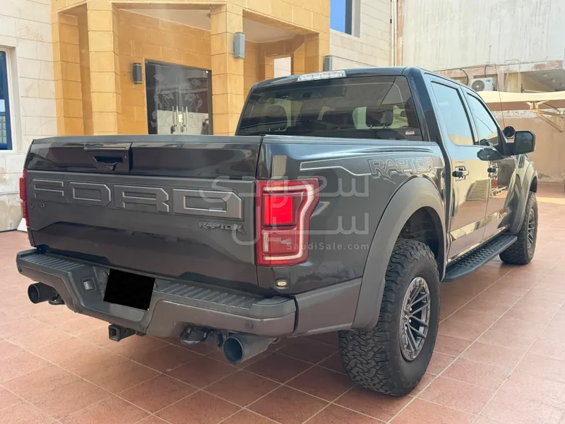2020 فورد اف 150 رابتور