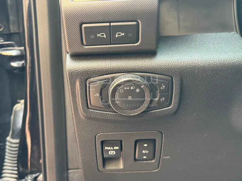 2020 فورد اف 150 رابتور