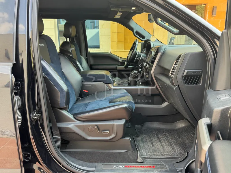 2020 فورد اف 150 رابتور