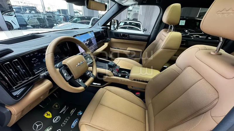 2025 بي واي دي ليوبارد 5