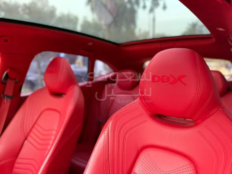 2021 استون مارتن دي بي اكس