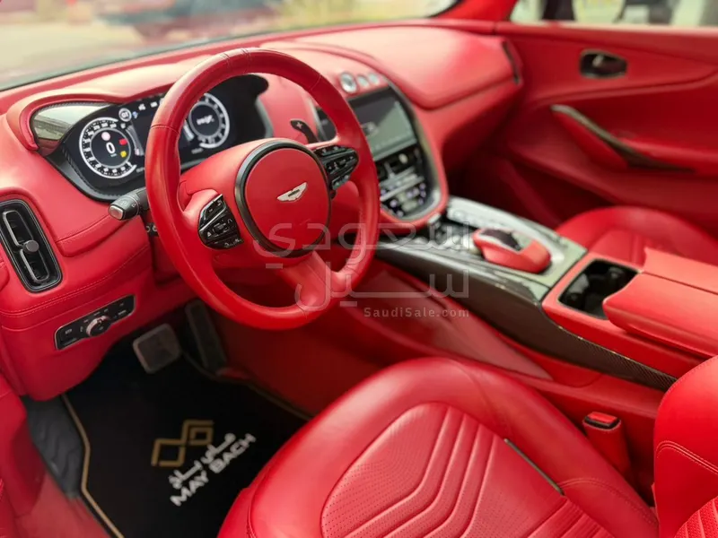 2021 استون مارتن دي بي اكس