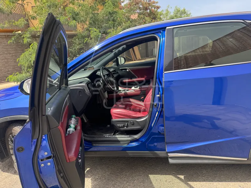 2017 لكزس أر إكس 350