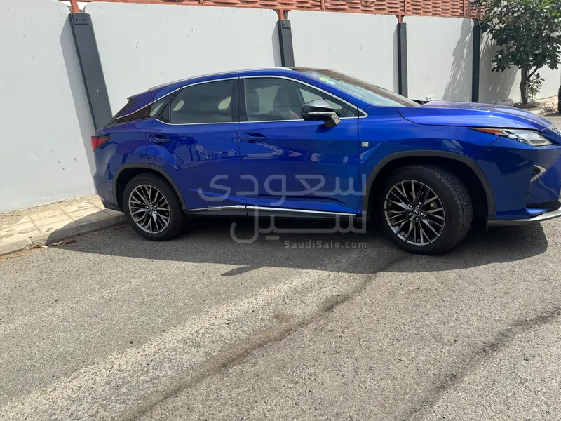 2017 لكزس أر إكس 350