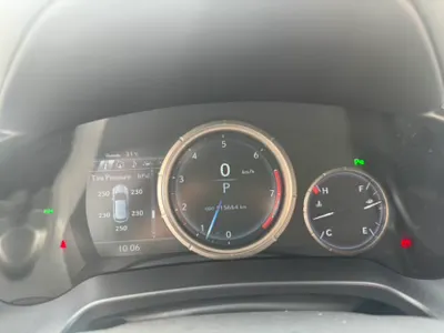 2017 لكزس أر إكس 350