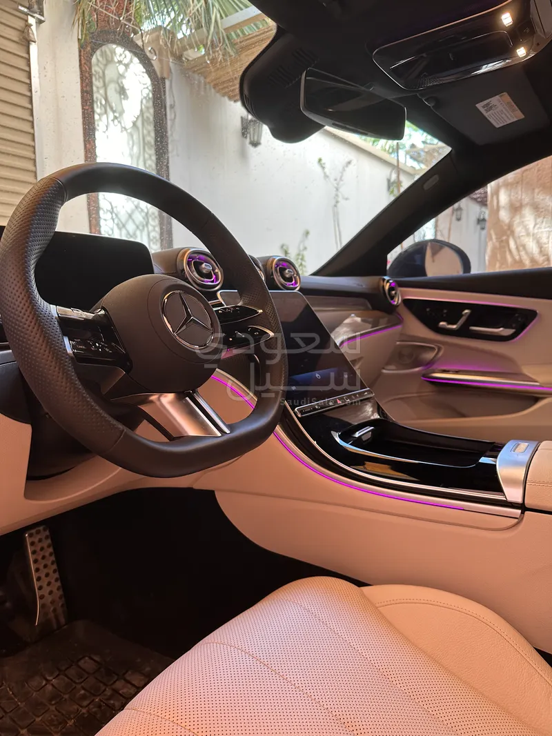 2024 مرسيدس - بنز سي إل إي 300 4 ماتيك