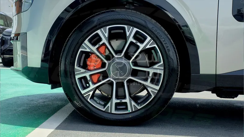 2025 لينك اند كو 900