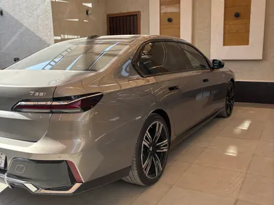 2025 بي ام دبليو الفئة السابعة 735أي