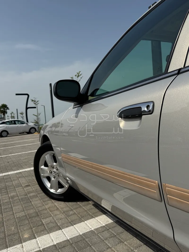 2011 فورد كراون فكتوريا