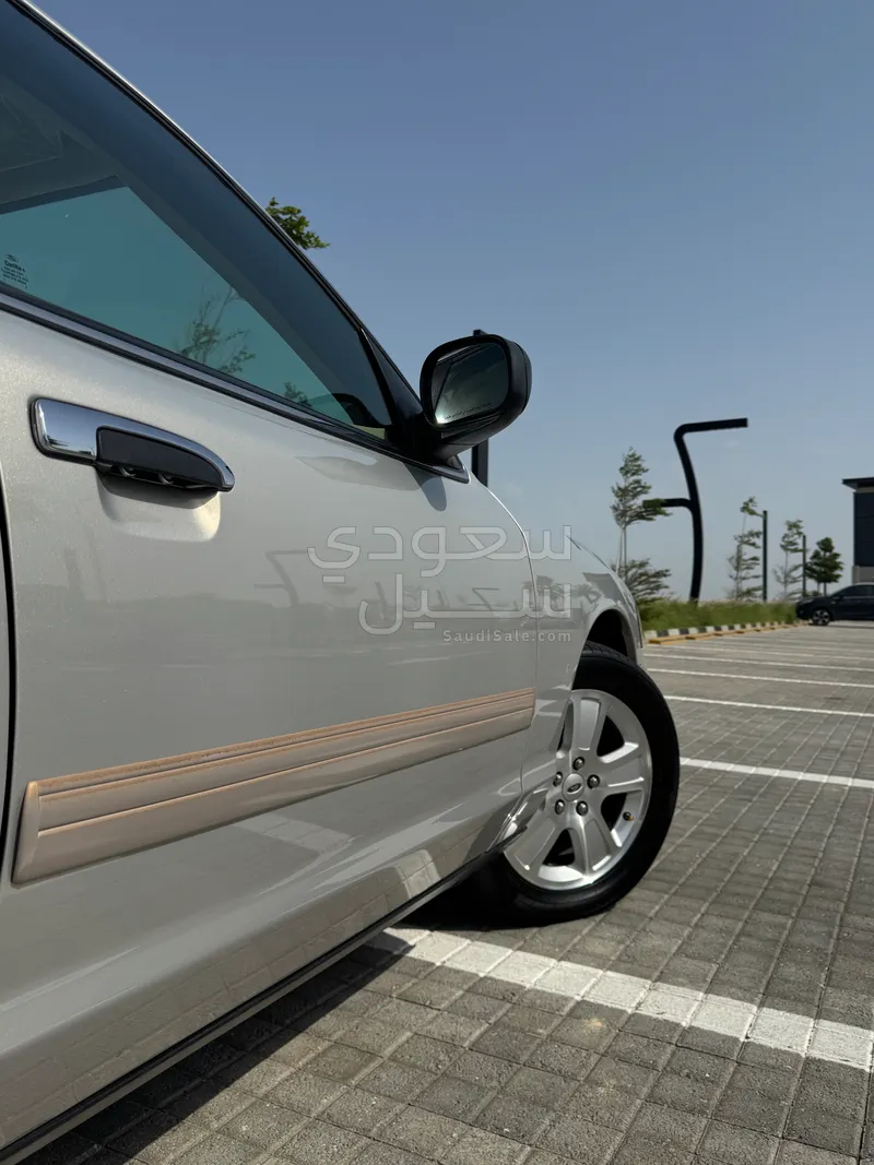 2011 فورد كراون فكتوريا