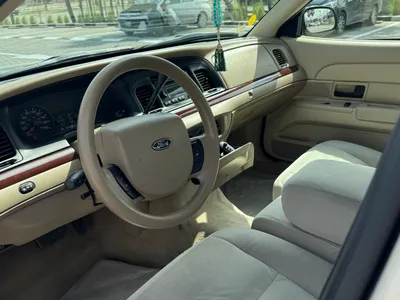 2011 فورد كراون فكتوريا