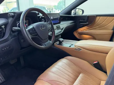 2022 لكزس إل إس 500