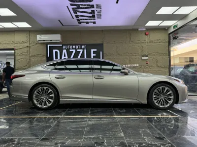 2022 لكزس إل إس 500