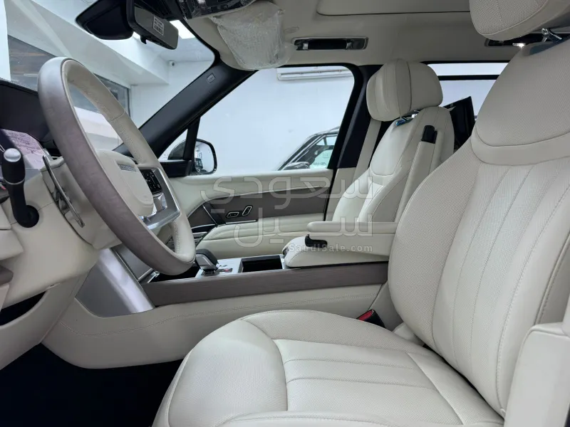 2026 لاند روفر رينج روفر اوتوبيوغرافي