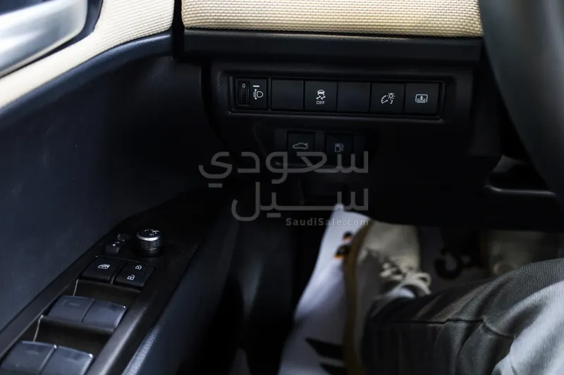 2026 تويوتا كامري ال اي