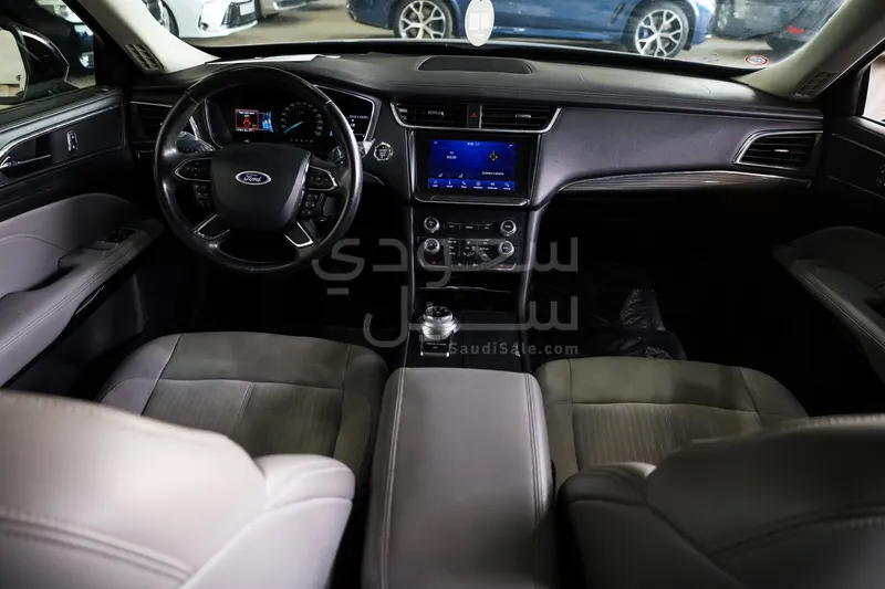 2022 فورد توروس ترند