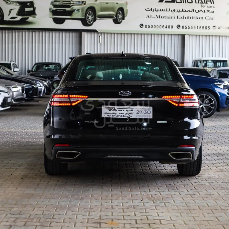 2022 فورد توروس ترند