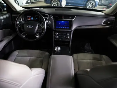 2022 فورد توروس ترند