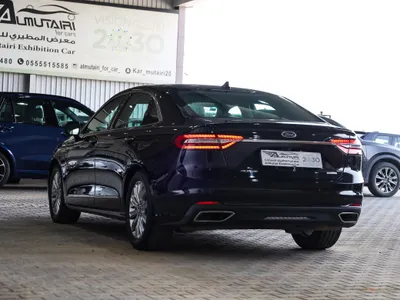 2022 فورد توروس ترند