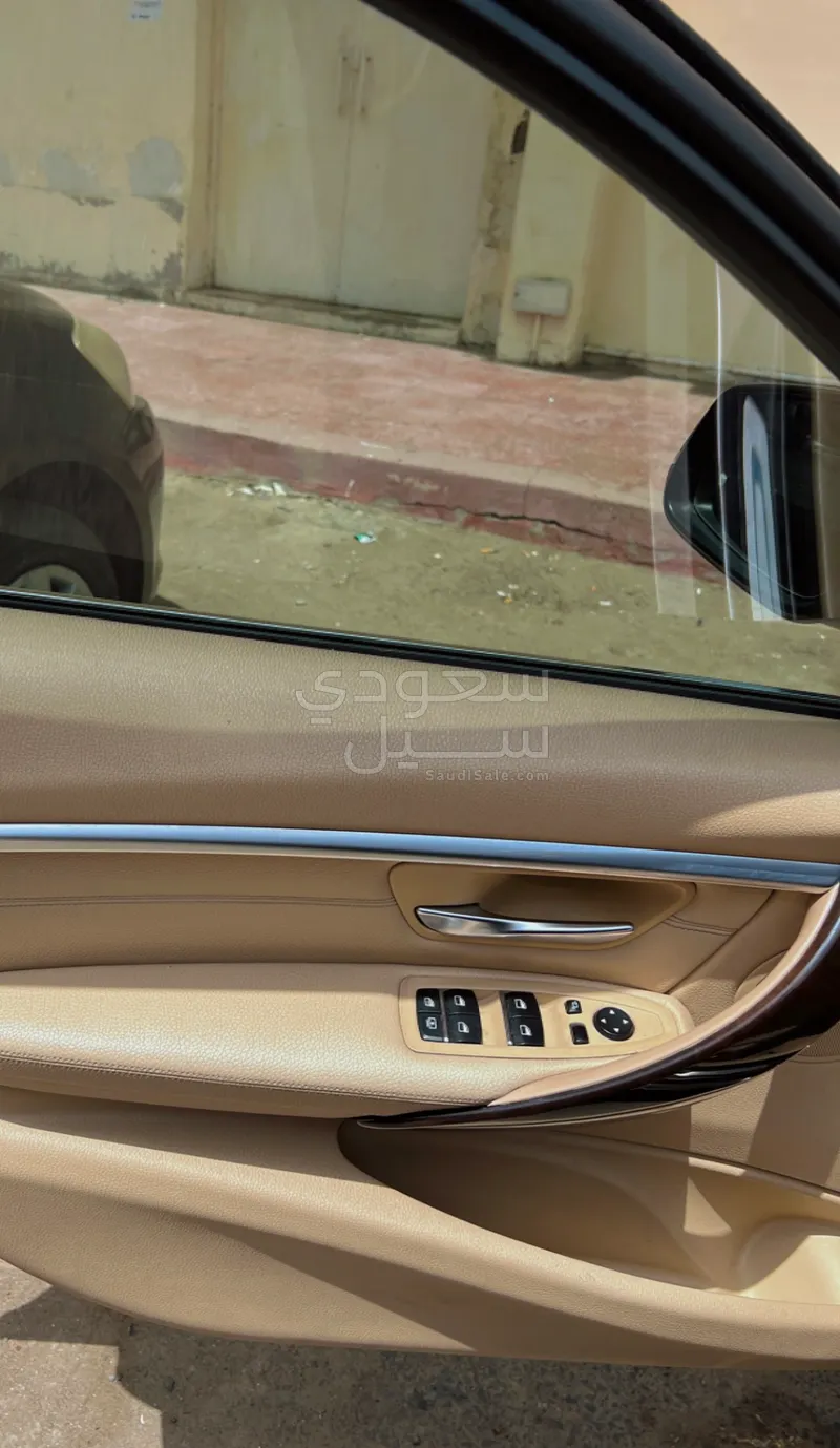 2018 بي ام دبليو الفئة الثالثة 320 أي