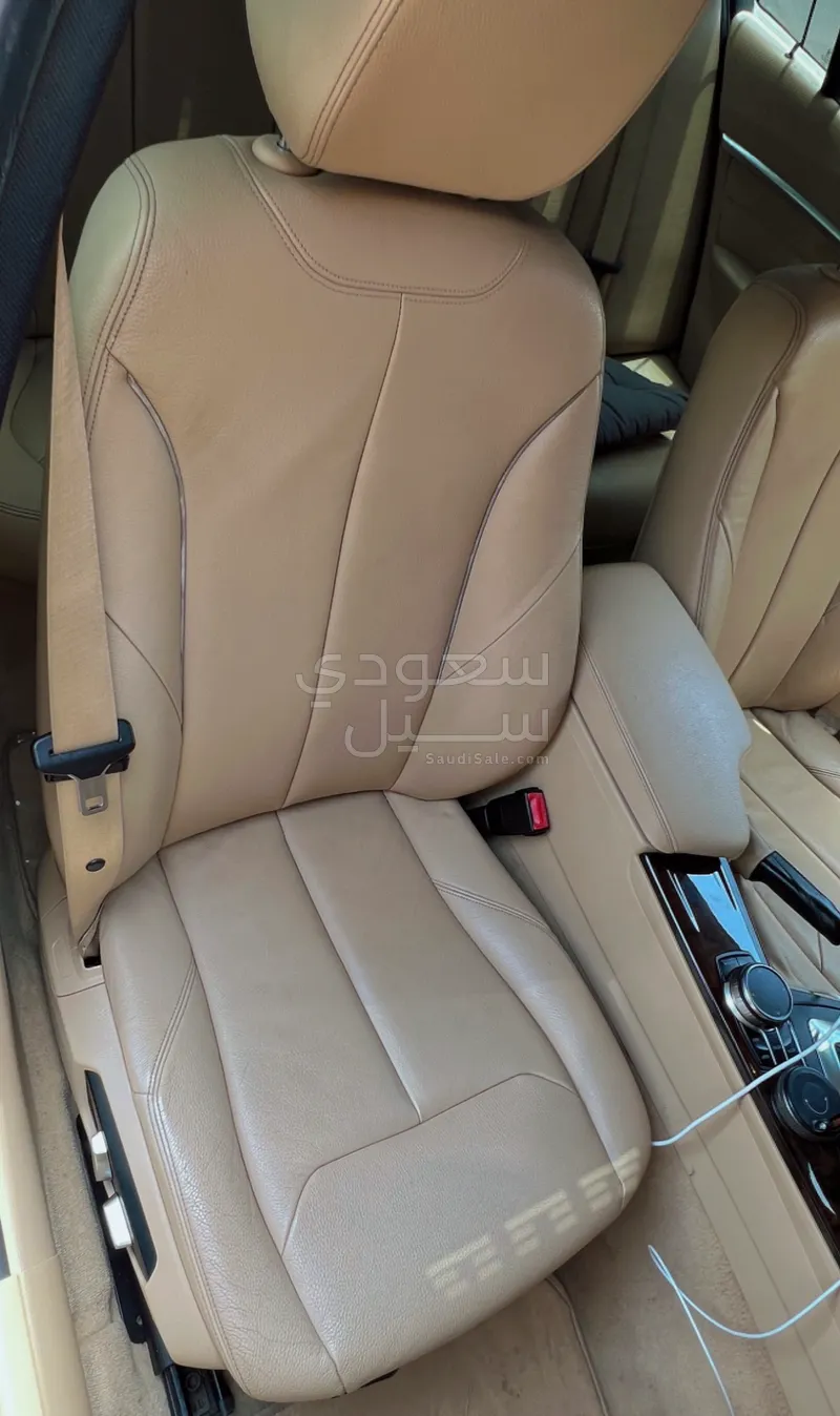 2018 بي ام دبليو الفئة الثالثة 320 أي