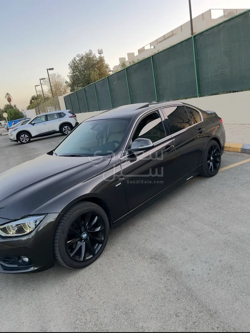 2018 بي ام دبليو الفئة الثالثة 320 أي