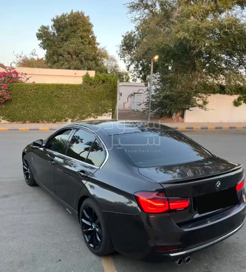 2018 بي ام دبليو الفئة الثالثة 320 أي