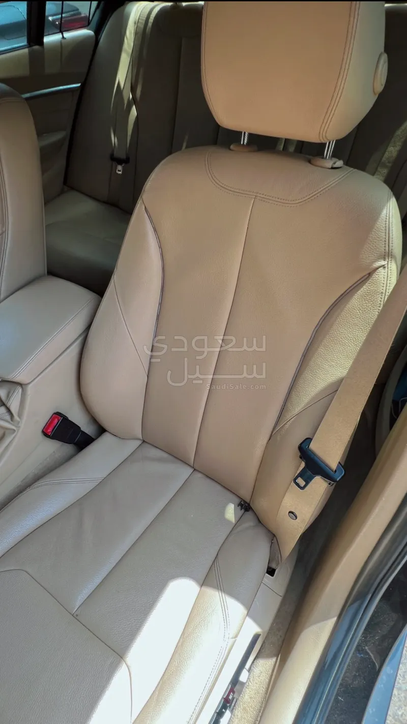 2018 بي ام دبليو الفئة الثالثة 320 أي