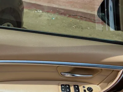 2018 بي ام دبليو الفئة الثالثة 320 أي