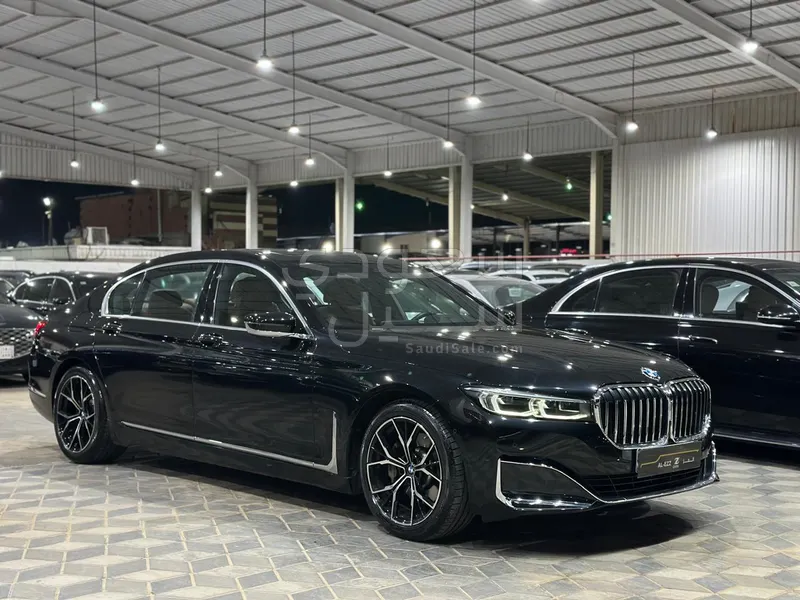 2020 بي ام دبليو الفئة السابعة 730 إل أي