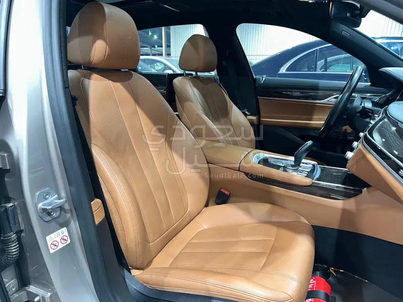 2018 بي ام دبليو الفئة السابعة 730 إل أي