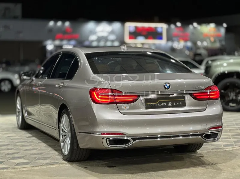 2018 بي ام دبليو الفئة السابعة 730 إل أي