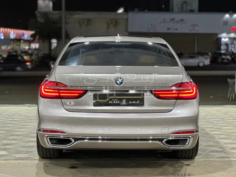 2018 بي ام دبليو الفئة السابعة 730 إل أي