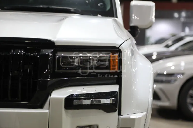 2025 تويوتا برادو في اكس