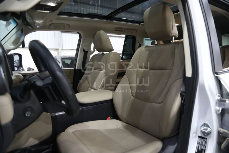 2025 تويوتا برادو في اكس