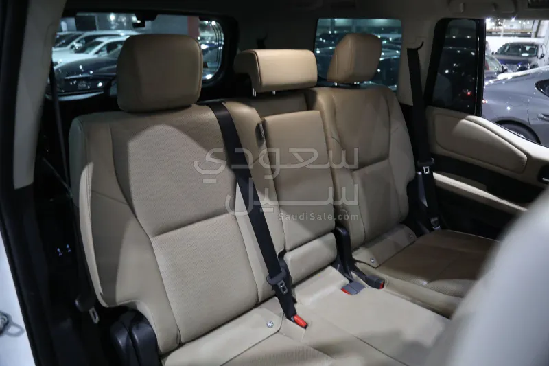 2025 تويوتا برادو في اكس