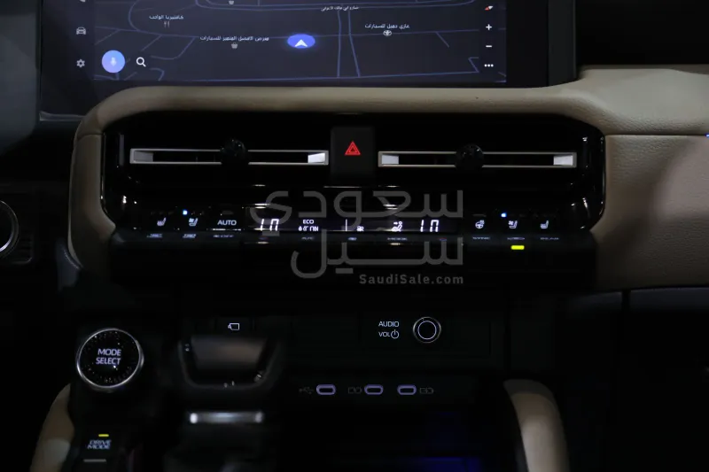 2025 تويوتا برادو في اكس