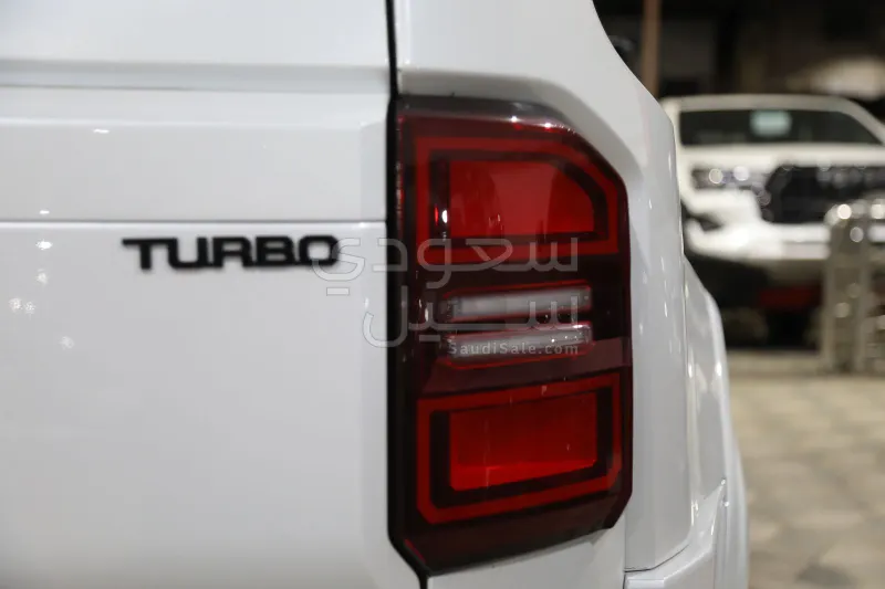 2025 تويوتا برادو في اكس