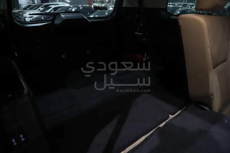 2025 تويوتا برادو في اكس