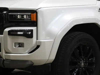 2025 تويوتا برادو في اكس